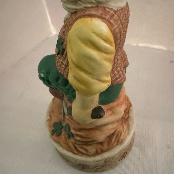 Vintage House of Lloyd Celtic "Patrick O' Santa" Figurine Music Box - Picture 13 of 14